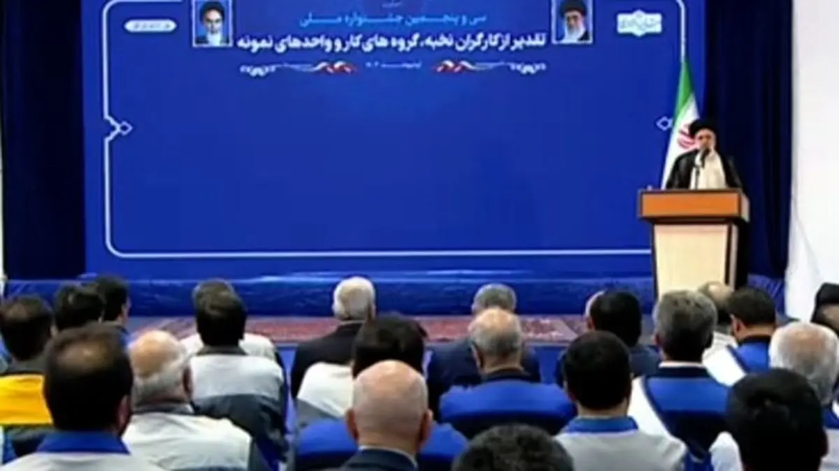 کارآفرینان و کارگران ما در جنگ اقتصادی جانانه در مقابل دشمن ایستاده‌اند