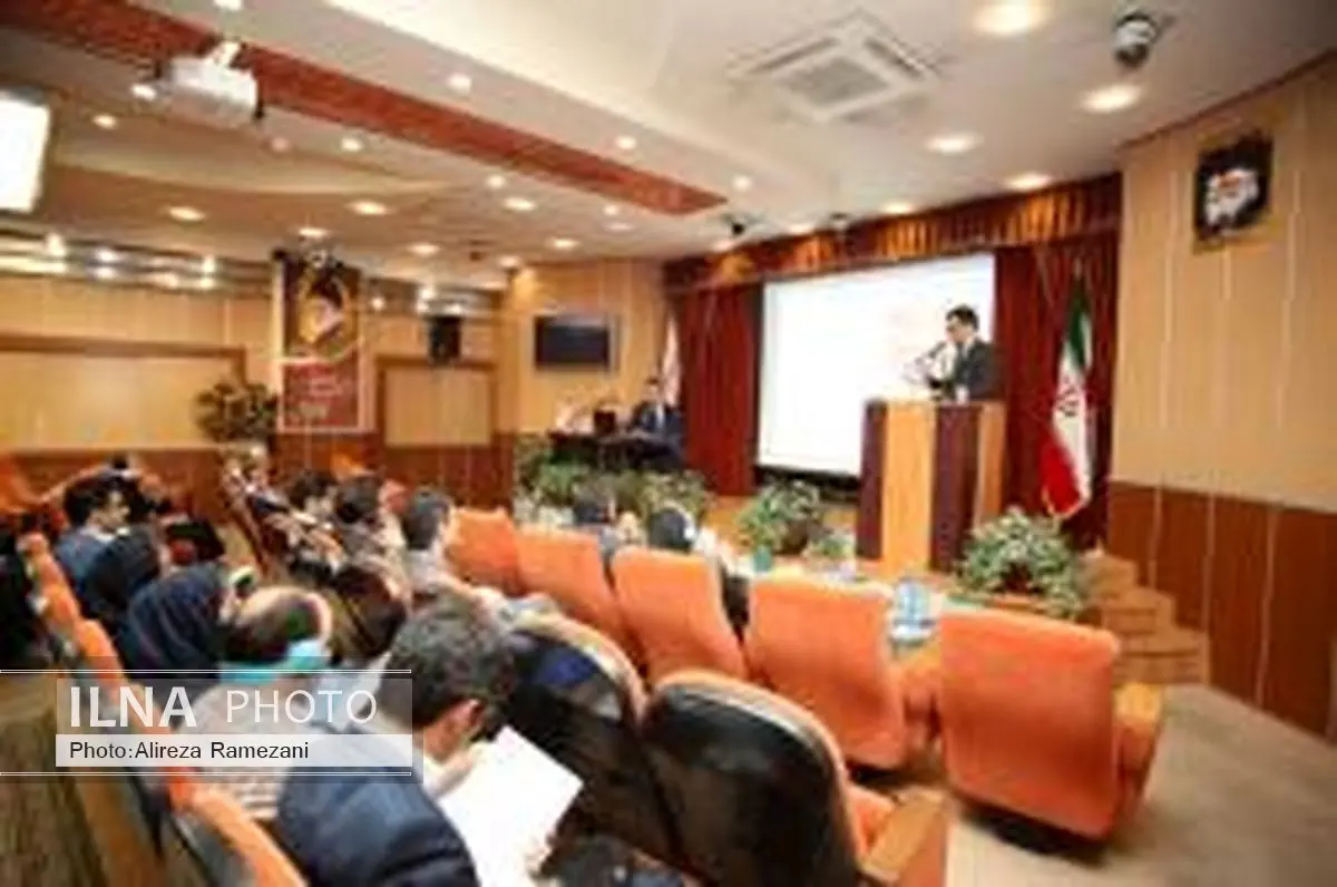 برگزاری سمینار آموزشی چالشها و فرصتهای پیشروی ایران در بازارهای بینالمللی