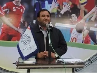تیم‌های تهرانی مثل پیکان و بانک سرمایه سوگلی‌های فدراسیون والیبال هستند/ فدراسیون بداند نباید مقابل مردم آذربایجان بایستد