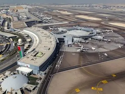شرطة أبوظبی: انفجار فی 3 صهاریج قرب المطار وشرکة "أدنوک"
