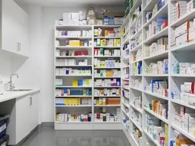 هدایت بیماران به داروخانه خاص تخلف قانونی است

