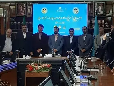 رونمایی از نمونه قرارداد کار دریانوردان و پیمان دسته‌جمعی کار دریایی/ وزیر کار: کسریِ بودجه‌ی دولت نباید بر مذاکرات سه‌جانبه تاثیر بگذارد