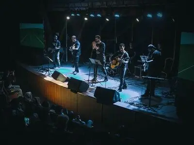 شب عاشقانه گروه رادیو در هتل سیمرغ/ رونمایی از دومین آلبوم
