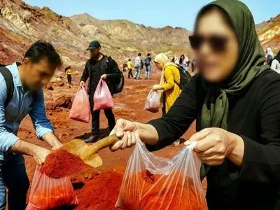 ثبت ملی خاک هرمز صحت ندارد/ جزایر و سواحل جنوبی کشور از آسیب گردشگران در امان نمانده است