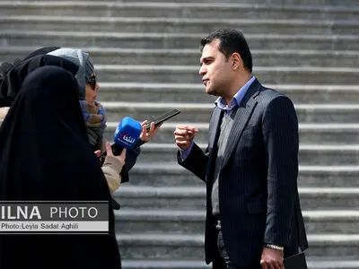 واکنش معاون رئیس‌جمهور به استفاده از انسان به جای ربات در نمایشگاه اینوکس کیش