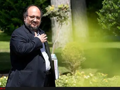 هر ۲ هفته یکبار ارتباط چهره به چهره با مردم دارم