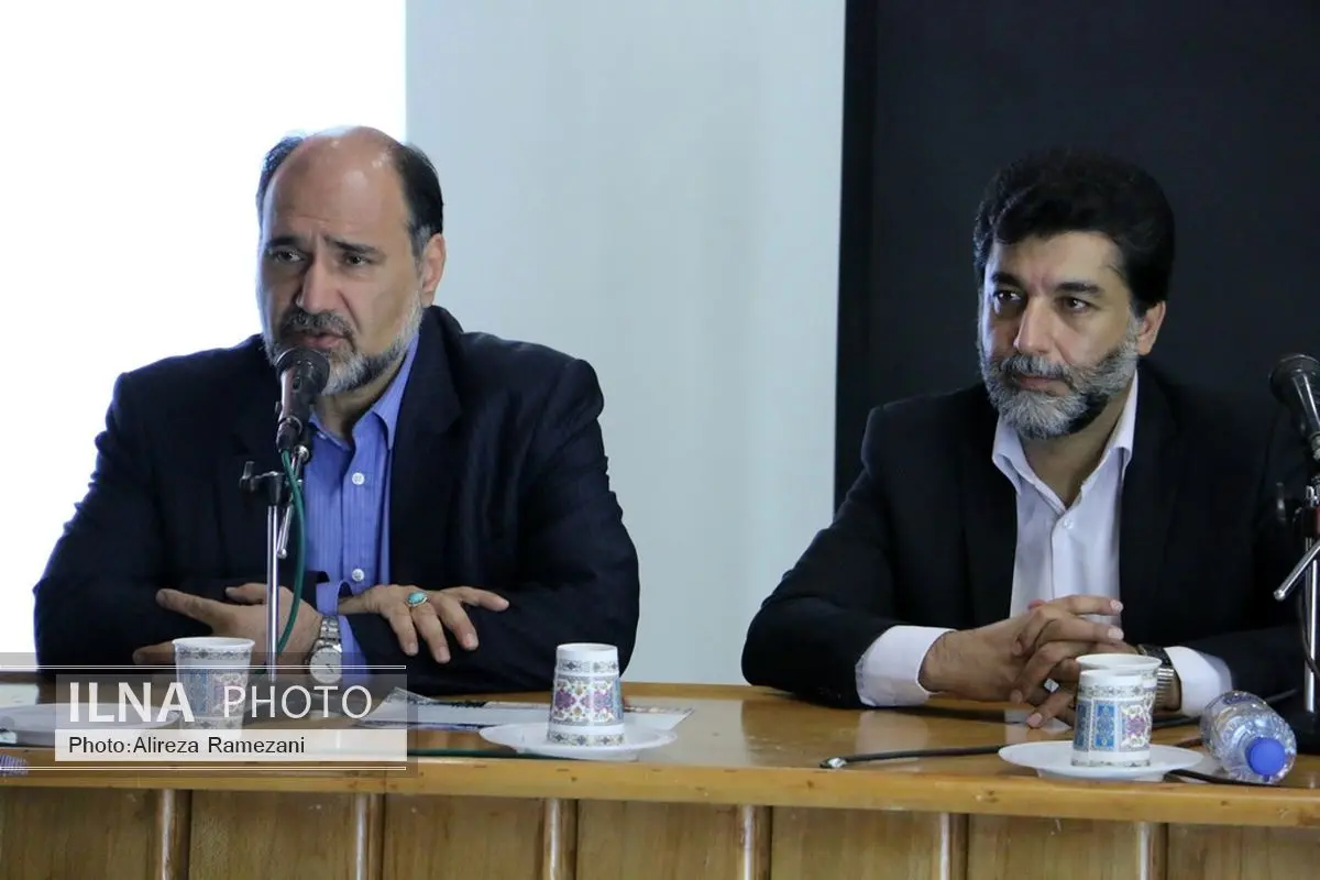 تقدیر از مدیر کل فرهنگ و ارشاد فارس به عنوان یک هنرمند