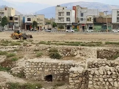 خطر حذف بافت‌های تاریخی در برخی شهرهای خوزستان/ ساخت و ساز بدون استعلام در حریم عمارت اتابکی و پی‌کنی بر بستر الیمایی چهاربرجی