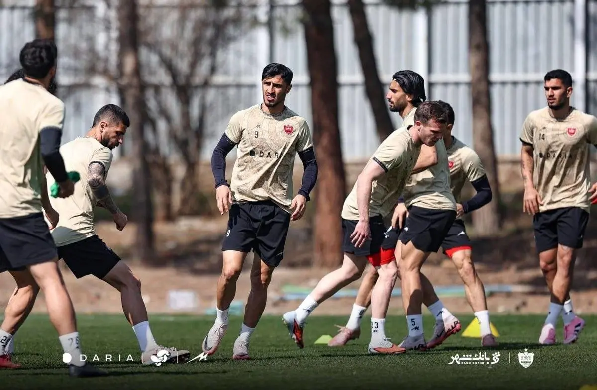 پرسپولیس در بحران نیست، لیگ بی‌ثبات است