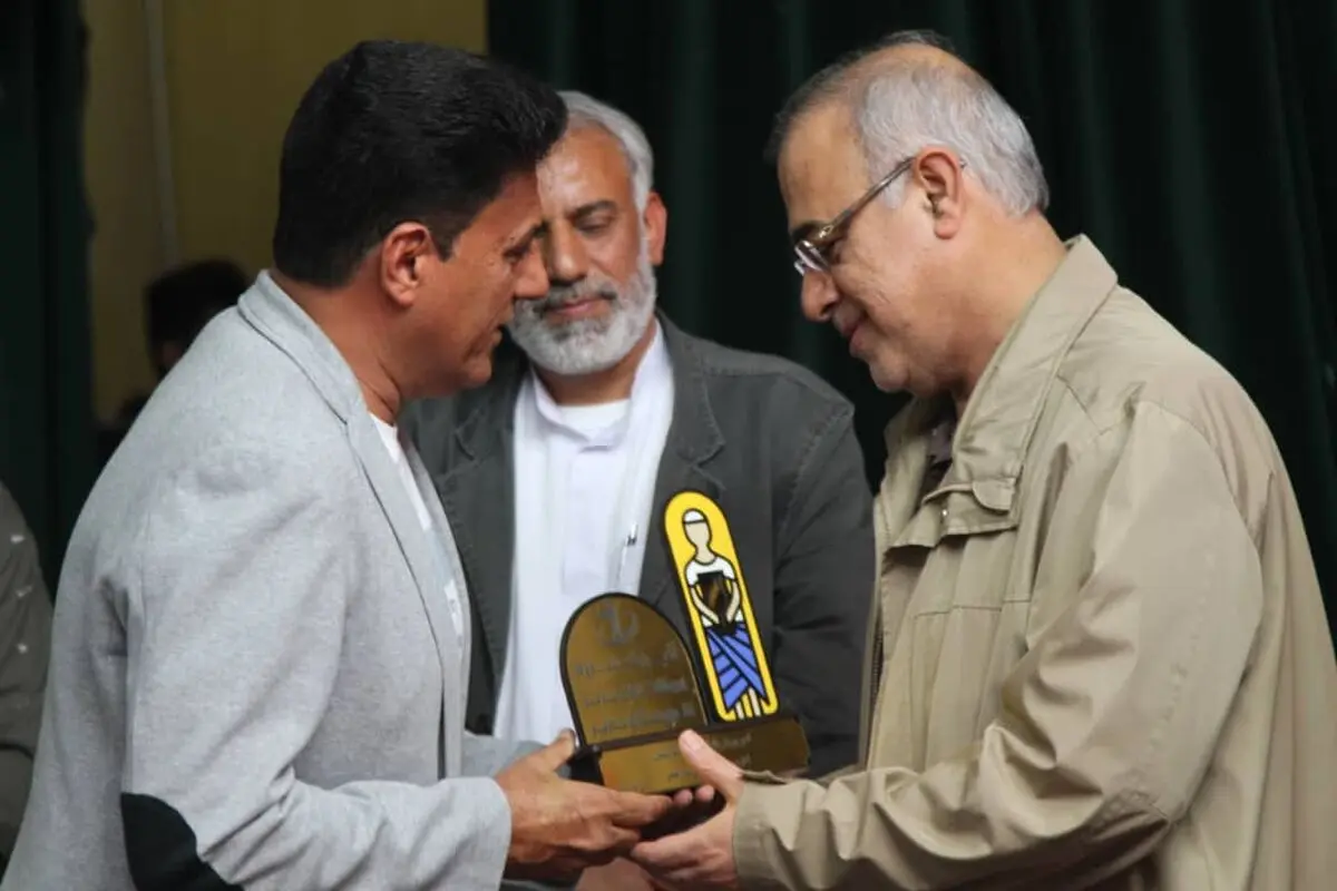تقدیر از محمد آشوری تازیانی بابت ١٦ سال حمایت از ورزش شهرستان خمیر