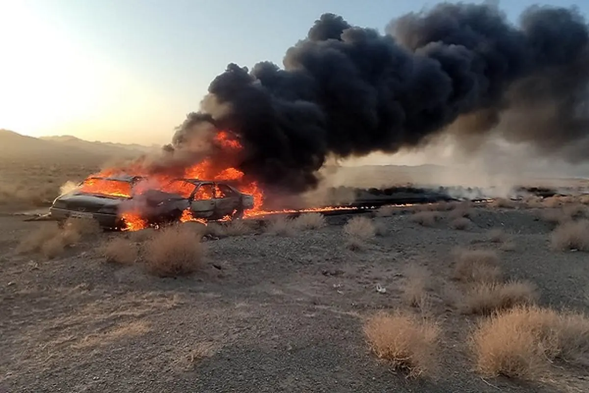 ۲ خودروی شوتی در خراسان جنوبی در آتش سوخت