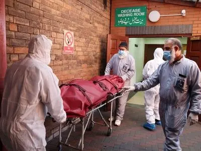 Global coronavirus deaths exceed quarter of a million: Reuters tally