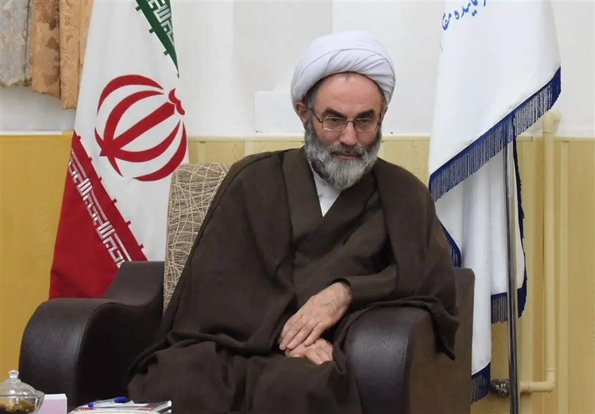  گاهی به لحاظ  سیاسی افرادی در کنار  مسئولان قرار می‌گیرند  که تصمیم‌گیری بلد نیستند/ استاندار از ظرفیت دانشگاهیان استفاده کند 