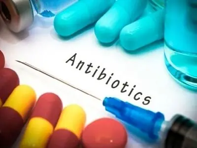 ۴۱ درصد نسخ سرپایی سال ۱۴۰۳ حاوی آنتی‌بیوتیک بوده است

