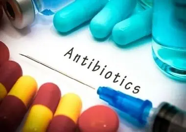 ۴۱ درصد نسخ سرپایی سال ۱۴۰۳ حاوی آنتی‌بیوتیک بوده است

