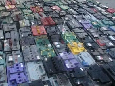 ۵ میلیارد ریال باتری خودرو قاچاق در شیراز کشف شد