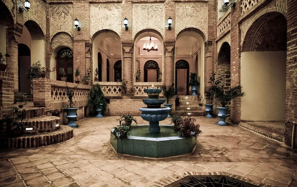 آغاز عملیات حفاظت و مرمت خانه تاریخی افضل در شوشتر 