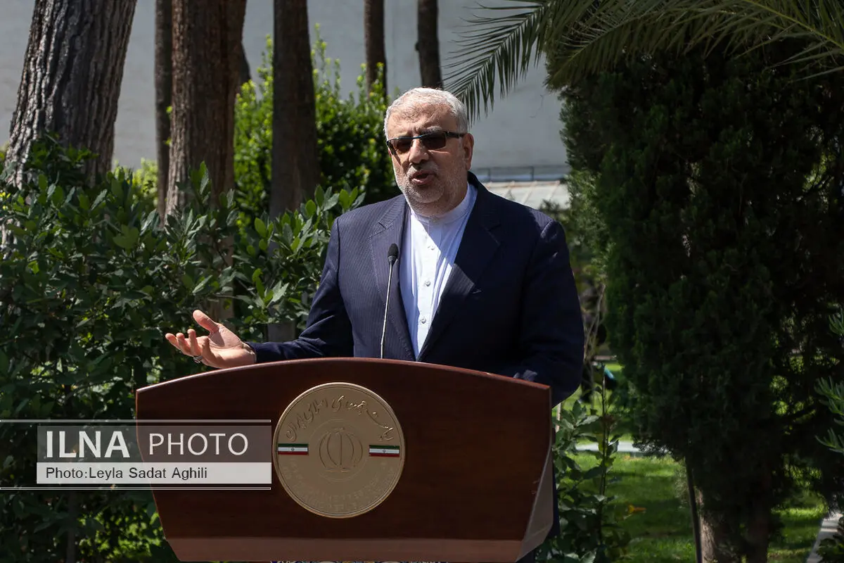 حمایت وزارت نفت از سرمایه‌گذاری در حوزه خودروهای عمومی برقی