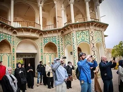 Foreign tourists to visit Iran observing health protocols: Official