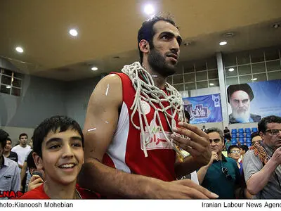 حدادی: دانشگاه تا لحظه آخر جنگید/ بسکتبال بازی ثانیه‌هاست