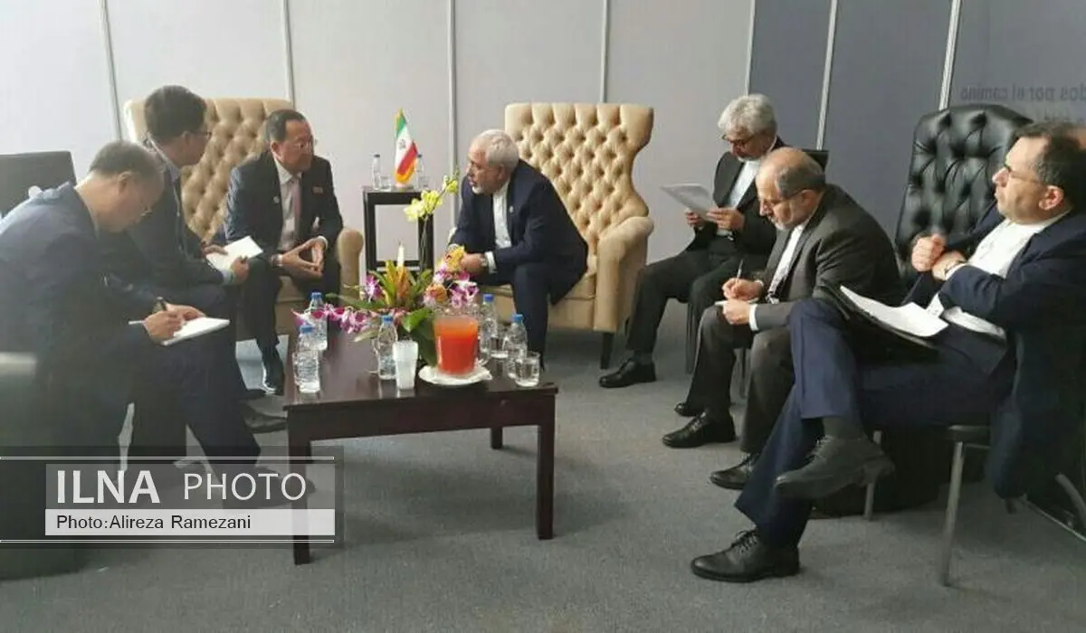 دیدار ظریف با وزیر امور خارجه کره‌شمالی