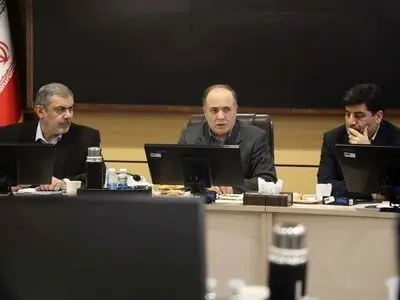 تأمین معیشت مردم در اولویت قرار دارد