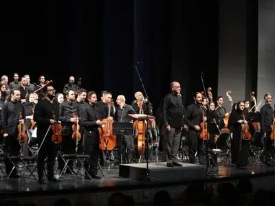 ارکستر سمفونیک تهران، تالار وحدت را به اکتبر ۱۹۰۴ برد 