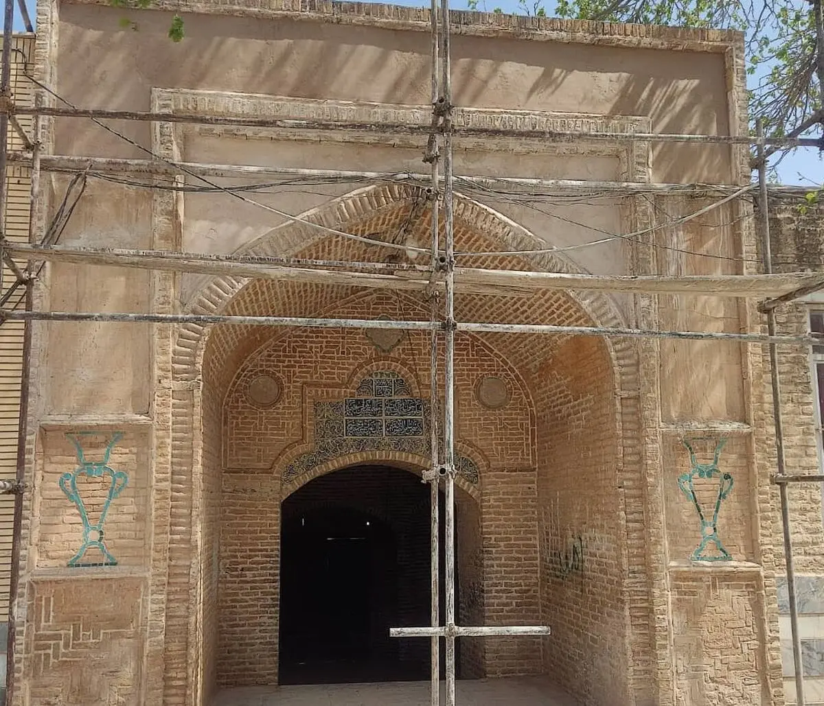 سردر هشتی بنای امامزاده سلطان ابراهیم قوچان مرمت شد