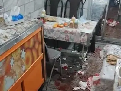 عربده کش اصلی و متواری شده درگیری مغازه طباخی در محله نارمک در شرق تهران، شناسایی و با گلوله پلیس زمین گیر و دستگیر شد + فیلم