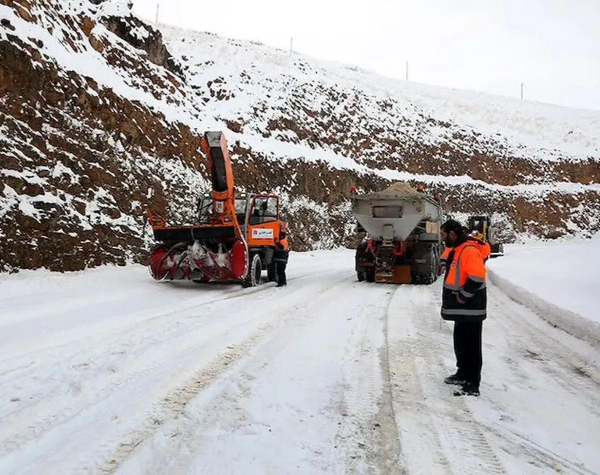 آمادگی ۸۴۸ راهدار آذربایجان غربی برای اجرای طرح زمستانی/ ۶۸اکیپ راهداری در جاده های استان مستقر هستند