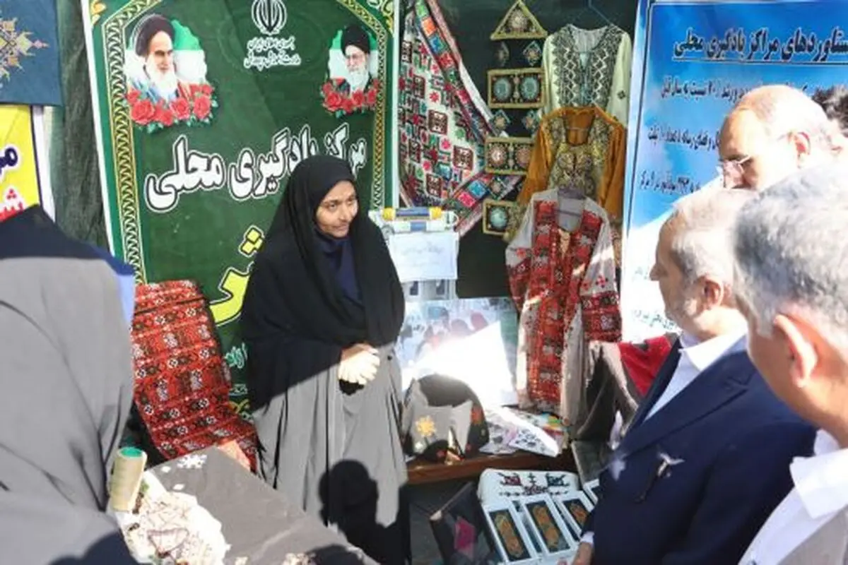 بازدید وزیر آموزش و پرورش از نمایشگاه دستاوردها و توانمندی های دانش آموزان زاهدانی