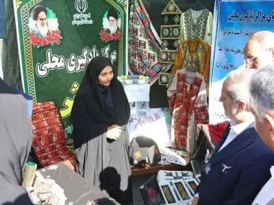 بازدید وزیر آموزش و پرورش از نمایشگاه دستاوردها و توانمندی های دانش آموزان زاهدانی