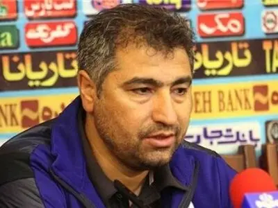 الهامی: منصوریان اگر وجود داشت می‌ایستاد تا جوابش را بدهم/ او با «شومن بازی» سرمربی استقلال شد