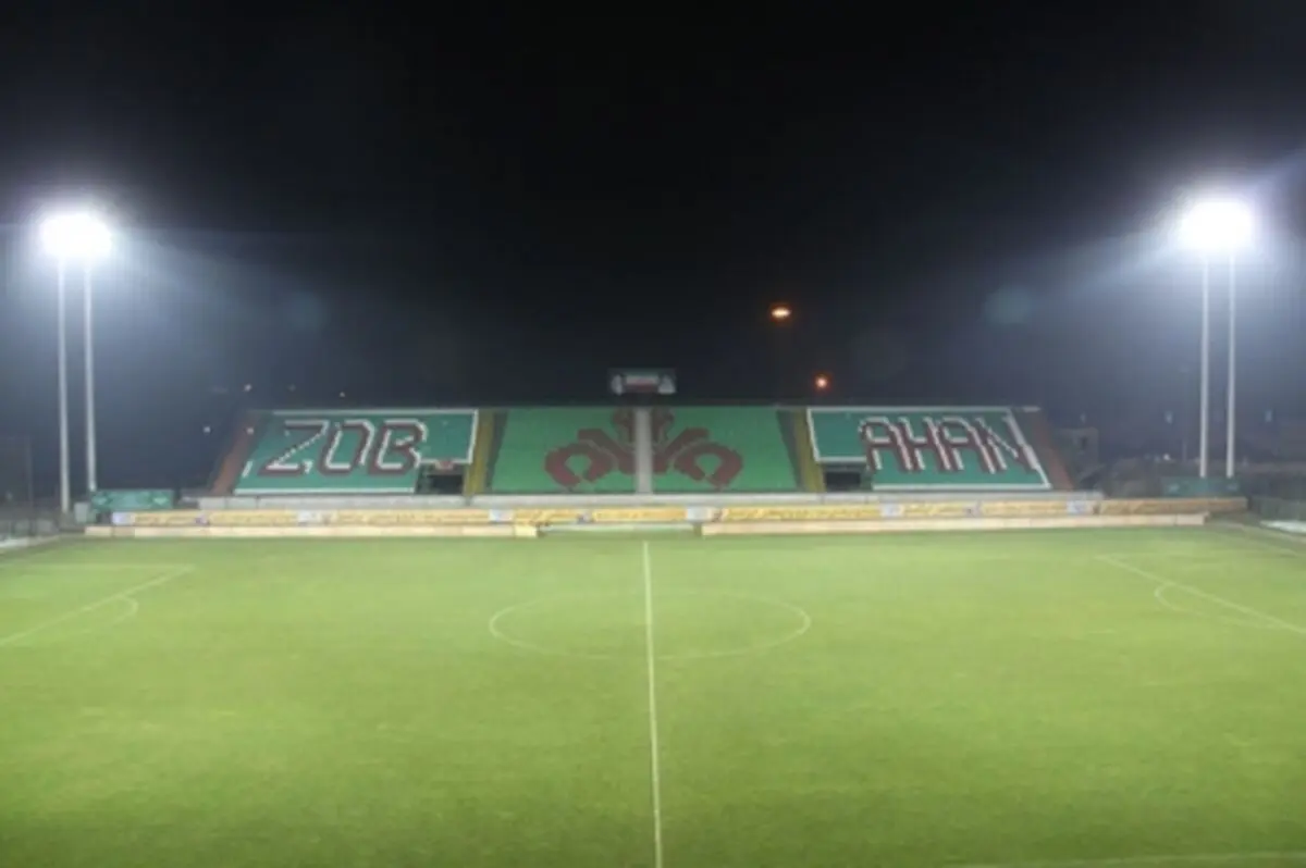 وضعیت خوب چمن فولادشهر در آستانه بازی آسیایی (عکس)