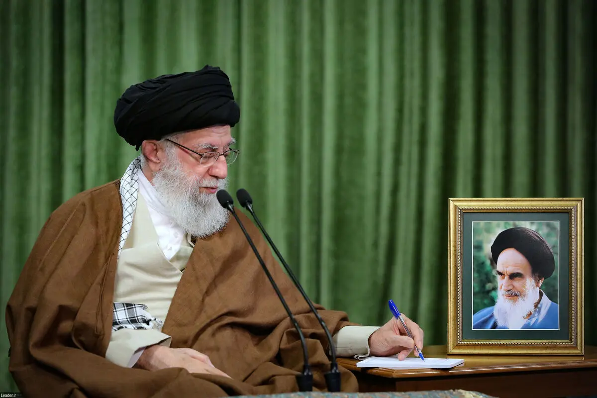 علت اصلی آشفتگی زورگویان فاسد و مفسد، نه بحث هسته‌ای، بلکه برافراشته شدن پرچم مقابله با نظم ناعادلانه از جانب ایران اسلامی است