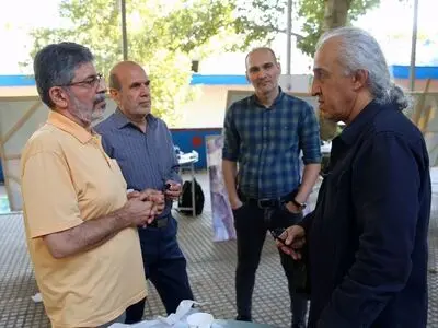 بازدید دبیر جشنواره تجسمی فجر از کارگاه‌های هنری 