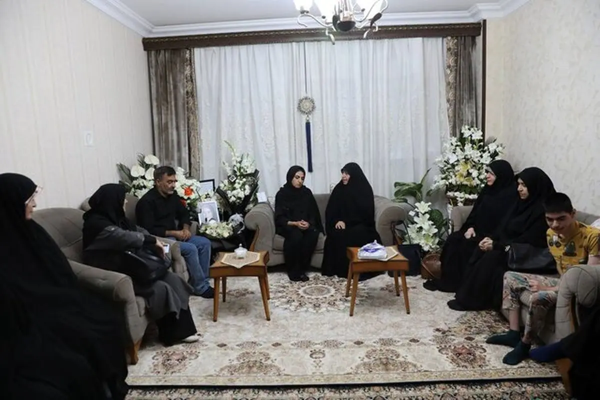 دیدار اعضای فراکسیون زنان مجلس با خانواده «الهه حسیننژاد»