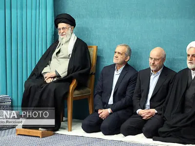 قائد الثورة: إصرار بعض الحکومات المتغطرسة على المحادثات، لیس بهدف تسویة القضایا