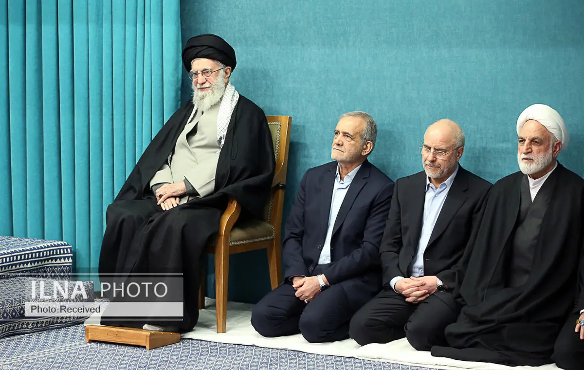 قائد الثورة: إصرار بعض الحکومات المتغطرسة على المحادثات، لیس بهدف تسویة القضایا