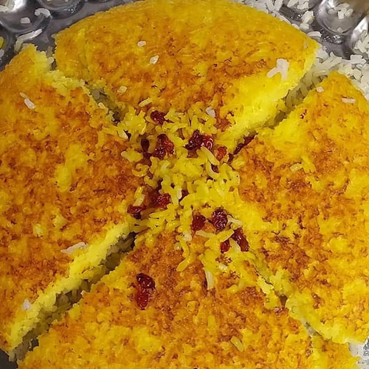 طرز تهیه ته‌دیگ ته‌چینیِ لذیذ به روش مجلسی 