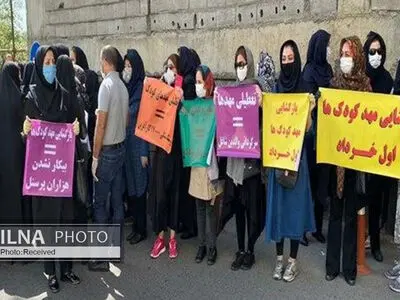 تجمع مدیران مهدکودک مقابل استانداری