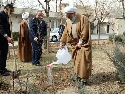 غرس چندین اصله نهال در سازمان عقیدتی سیاسی ارتش