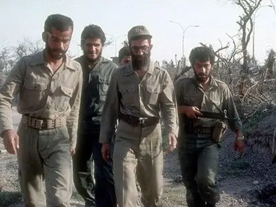 مستند حضور رهبر انقلاب در جبهه‌ها در تلویزیون