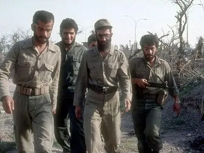 مستند حضور رهبر انقلاب در جبهه‌ها در تلویزیون