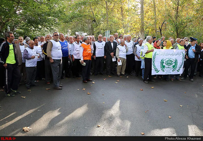 پیاده روی بازنشستگان سازمان تامین اجتماعی