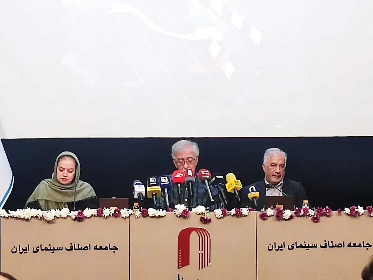 اسعدیان: پروانه ساخت تمام شده است و باید به شیوه‌های جدید نظارتی فکر کنیم/ عسگرپور: وزارت ارشاد در تحقق وعده‌های رئیس‌جمهور قدمی برنداشته است