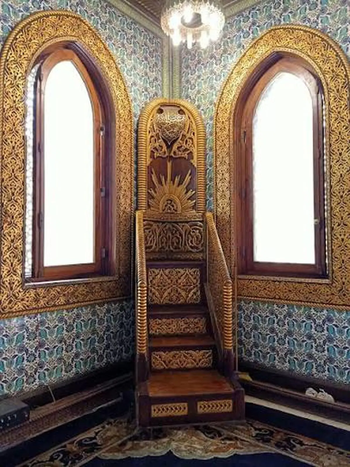 مشاجره نمازگزاران با روحانی افراطی در مسجد 