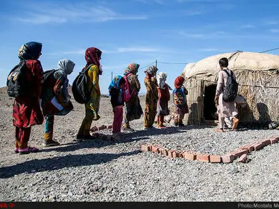 وضعیت نامناسب مدرسه کپری روستای لالی‌کشته در رودبار جنوب