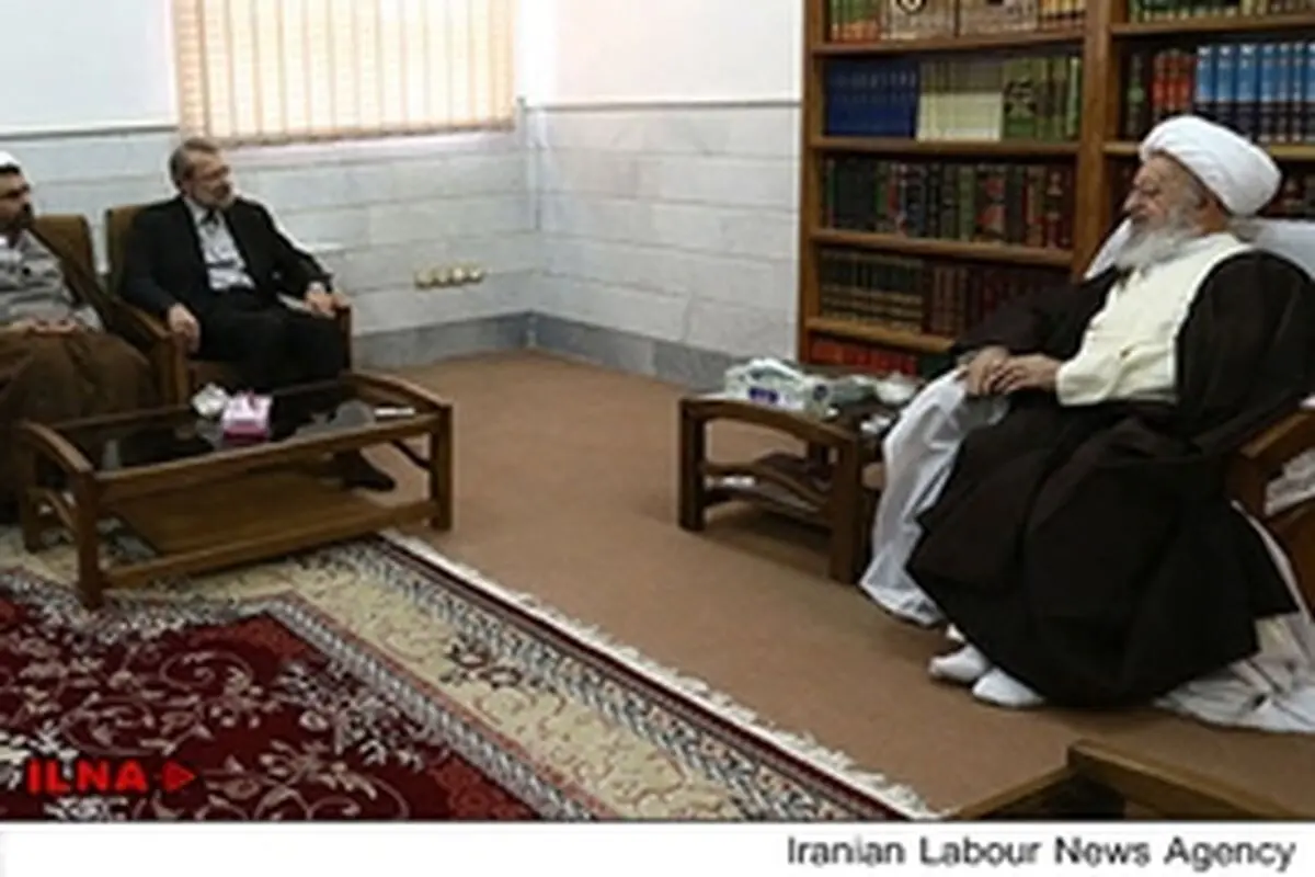 لاریجانی با آیت الله مکارم شیرازی دیدار کرد