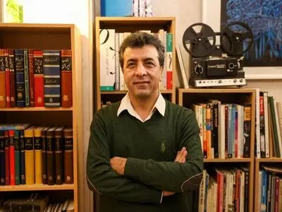 فارِس باقری «پیوتر اوهه» را به صحنه می‌برد